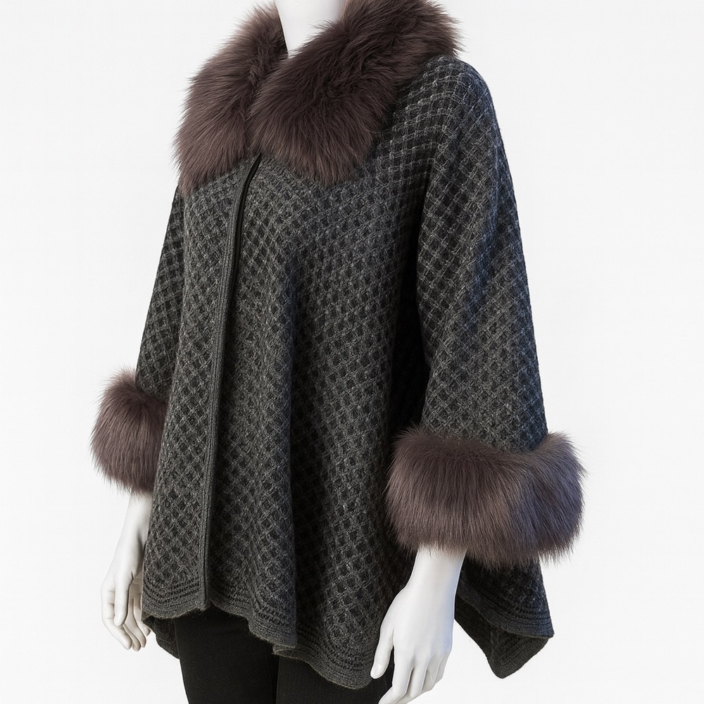 Step In Style Cape with Faux Fur Collar & Trim  Classic Diamond Knit